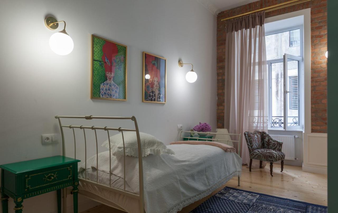 House By The Opera Apartment Tbilisi ภายนอก รูปภาพ