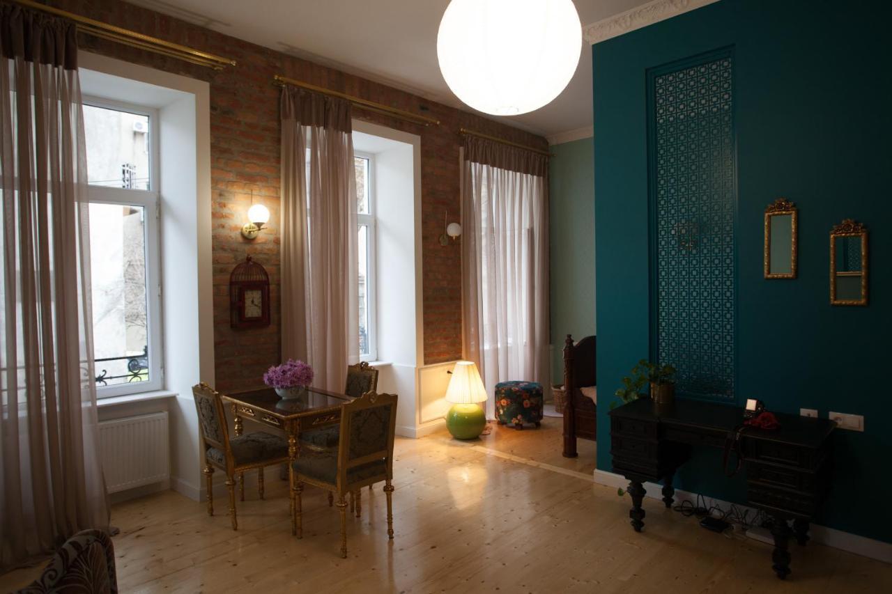 House By The Opera Apartment Tbilisi ภายนอก รูปภาพ