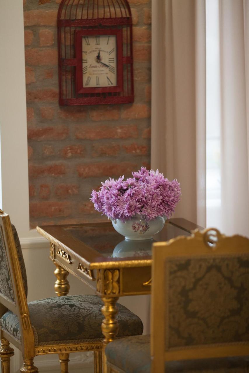 House By The Opera Apartment Tbilisi ภายนอก รูปภาพ